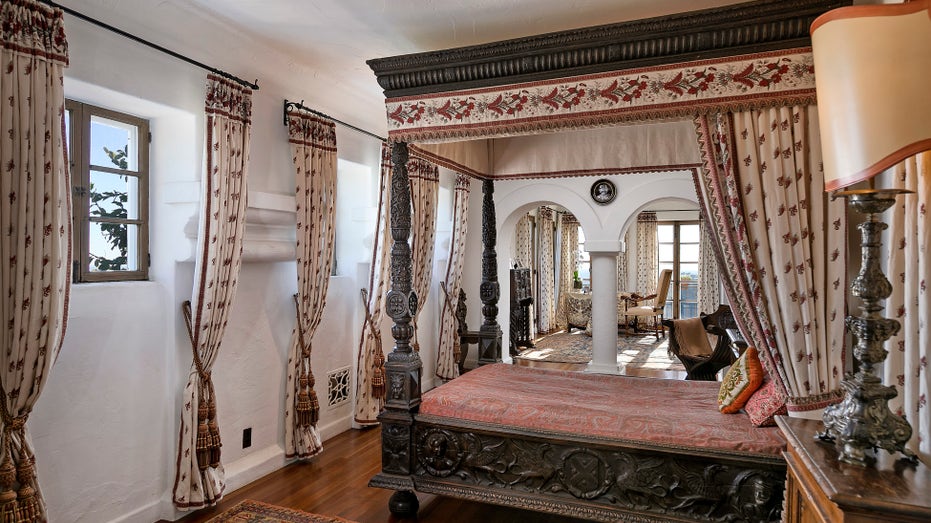 bedroom with canopy bed