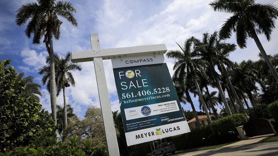 Florida home with for sale sign