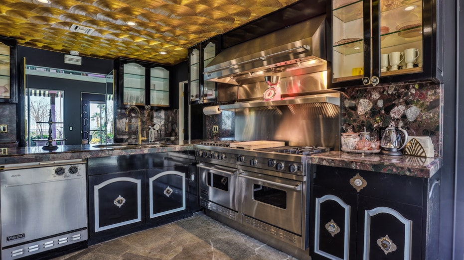 kitchen with troweled ceiling