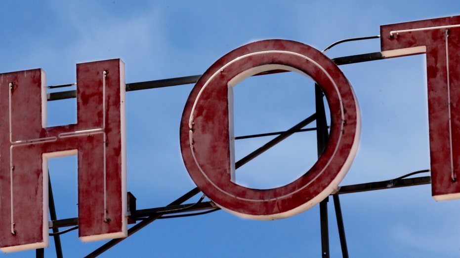 Arizona hotel signage