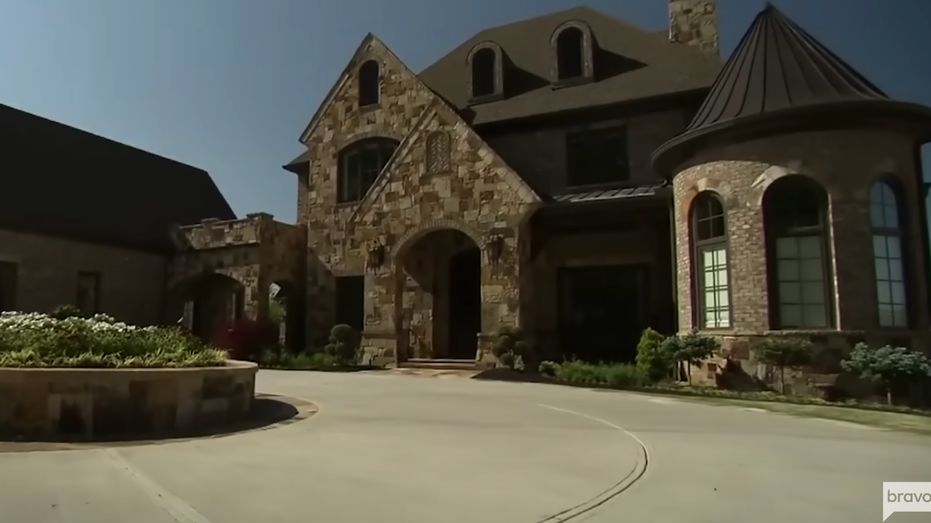 Kim Zolciak's brick mansion with long driveway