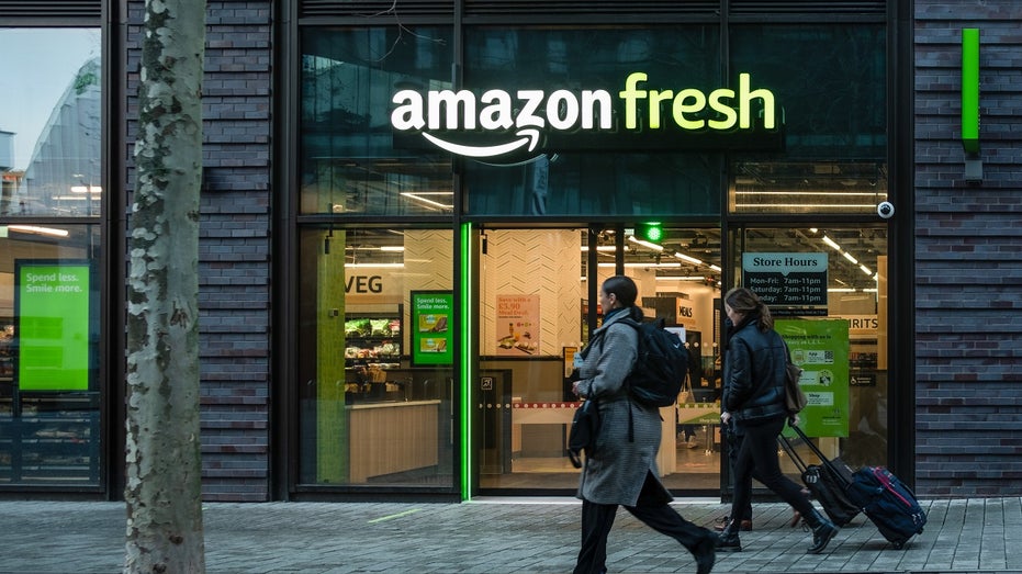 Amazon Fresh grocery store