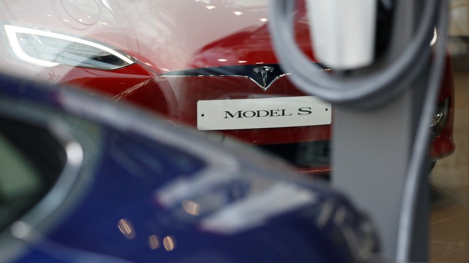 Tesla Model S auto electric