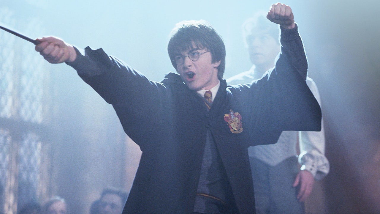 Hollywood Movie Costumes and Props: Original Harry Potter Hogwarts costumes  and more