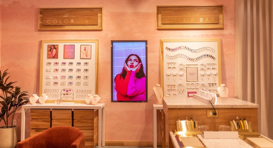 Kendra Scott color bar