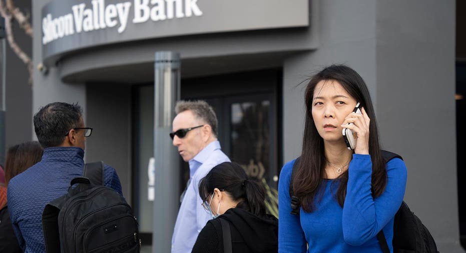 People outside Silicon Valley Bank