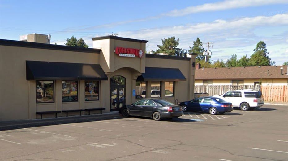 Corvallis Cold Stone Creamery picture two