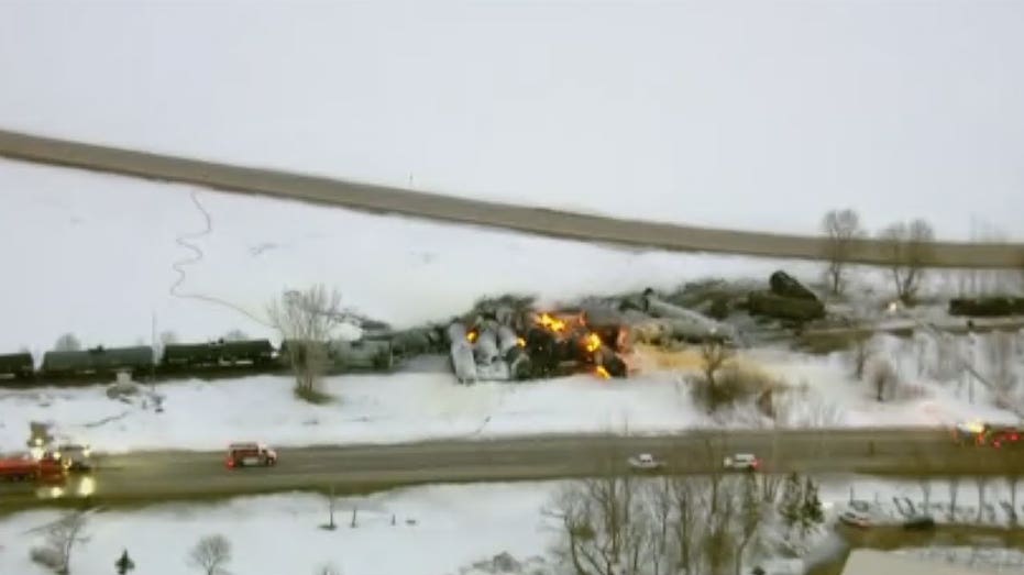 BNSF train derails in Minnesota