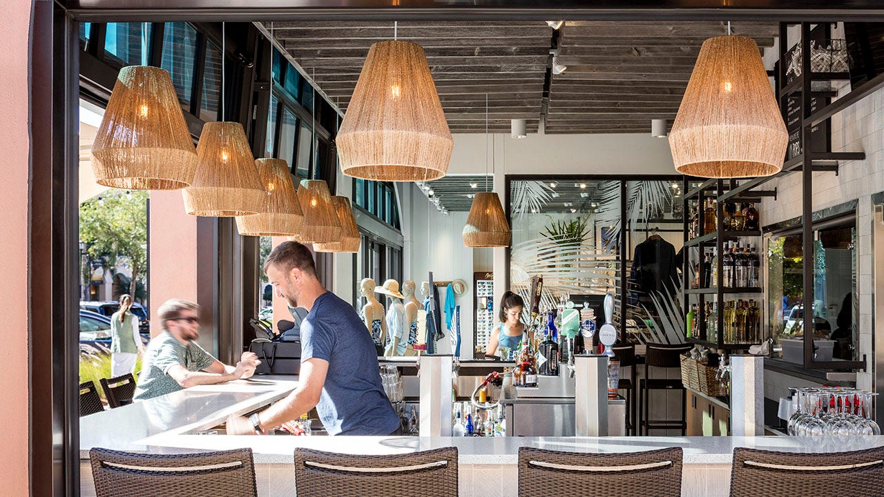Tommy bahama marlin bar 2025