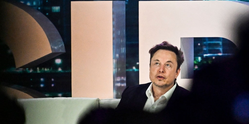 Elon Musk warns of 'benign dependency' on AI: 'dangerous to civilization' - Vimarsana News