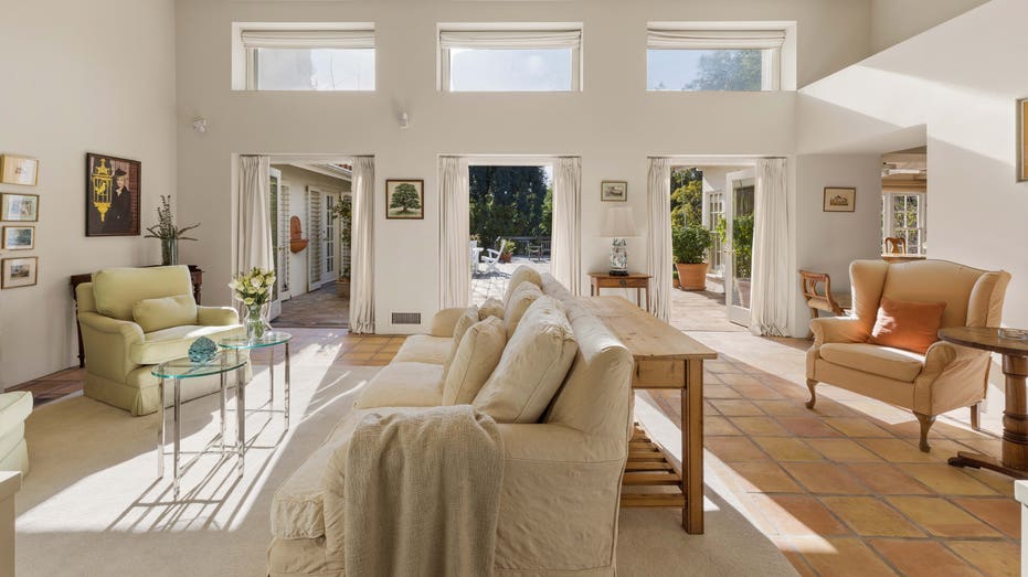Angela Lansbury's longtime LA home sells for $4.99 million, almost ...