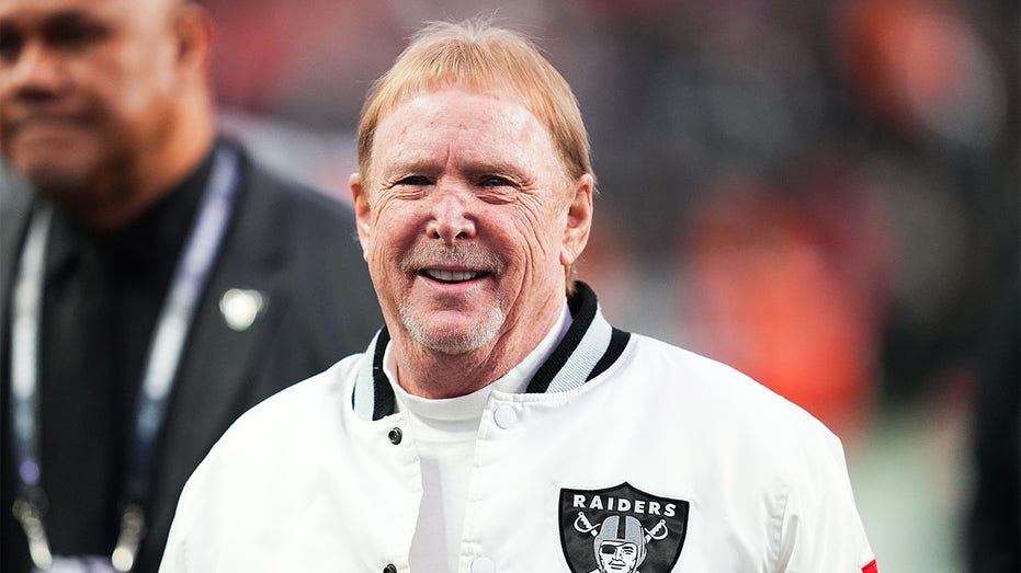 Mark Davis before a Raiders game