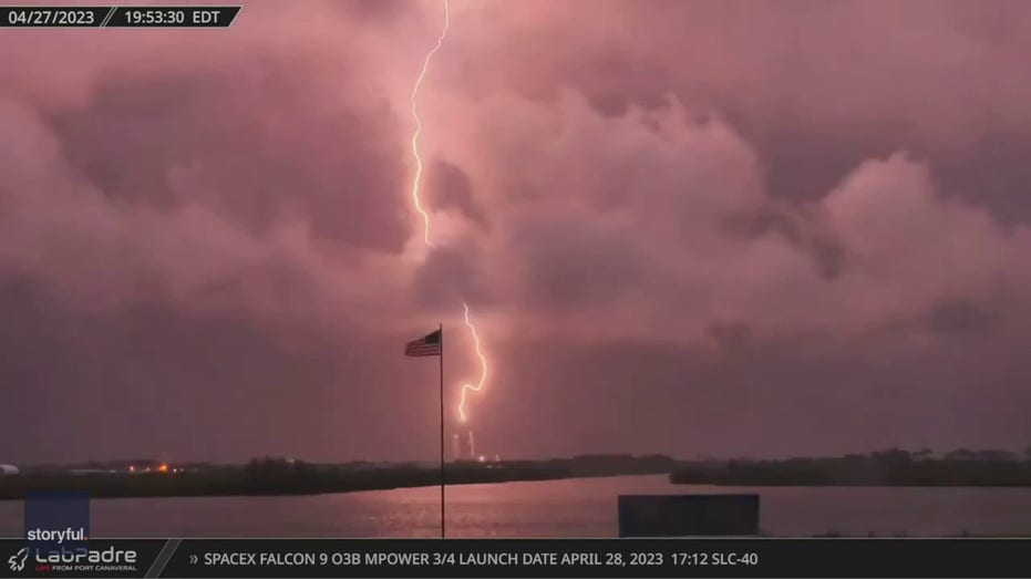 Moment lightning strikes SpaceX launch pad caught on camera - Fox Business