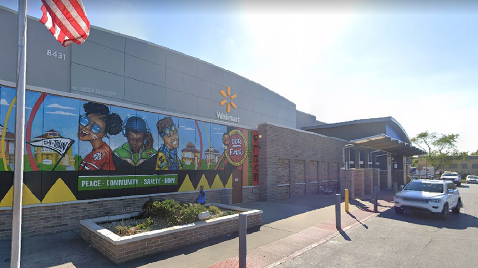 Walmart closing 4 Chicago stores, blaming millions in annual losses - Vimarsana News
