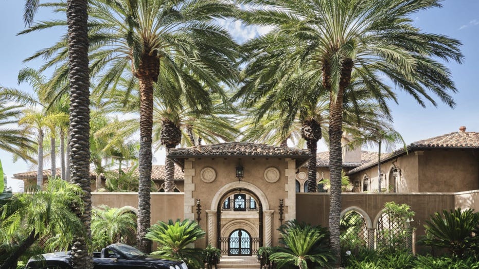 Front view of Cher's Mansion