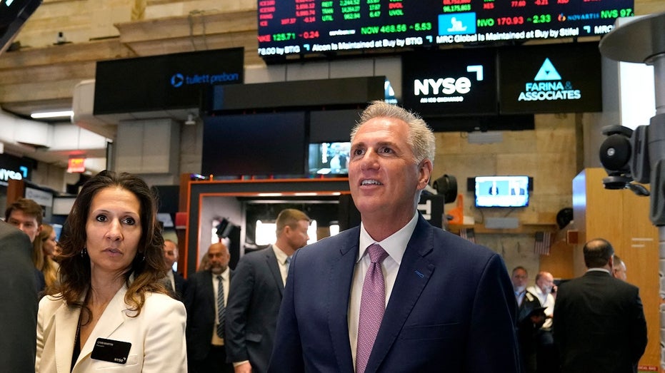 Kevin McCarthy on floor of NYSE