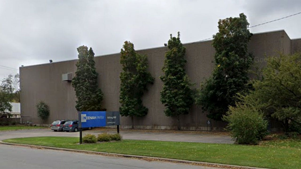 Man dies after stuck in Wisconsin paper mill machinery Fox