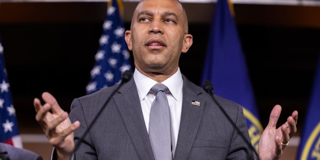 Debt battle: Democrats claim GOP will 'crash the economy' to help Trump win in 2024 - Vimarsana News