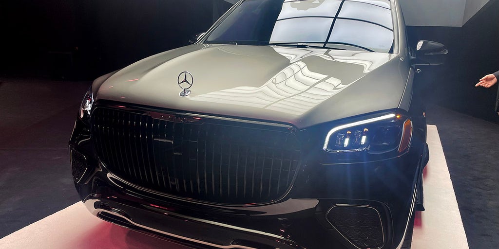 Mercedes 'haute couture' vehicle targets uber wealthy - Vimarsana News