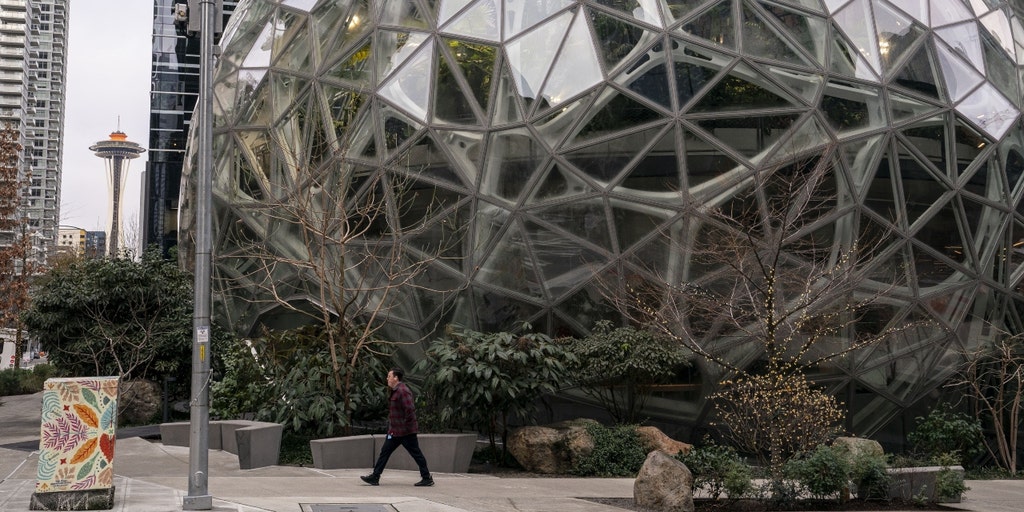 Amazon will now fire workers who refuse to return to the office three days a week - Vimarsana News