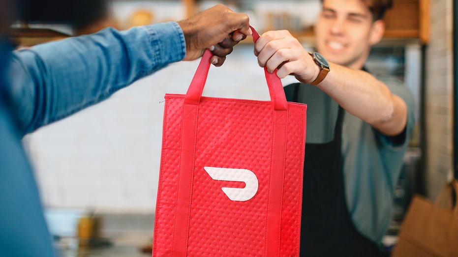 DoorDash bag delivery