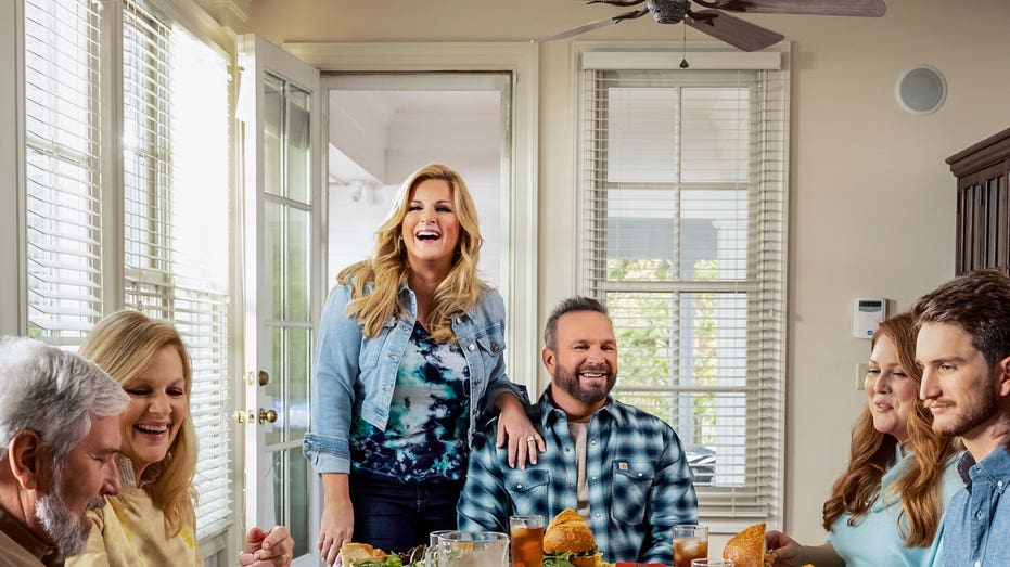 Trisha Yearwood S Classic Nashville Estate Lists For 4 5 Million   Family Meal C Ben Fink 