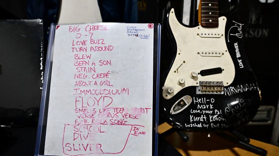 Cobain guitar and set list