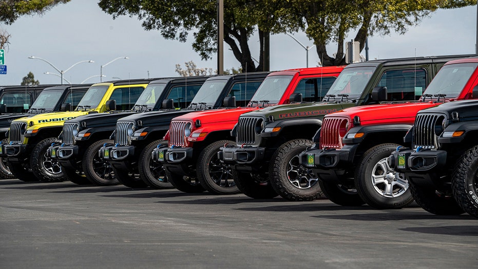 Jeep mobil baru