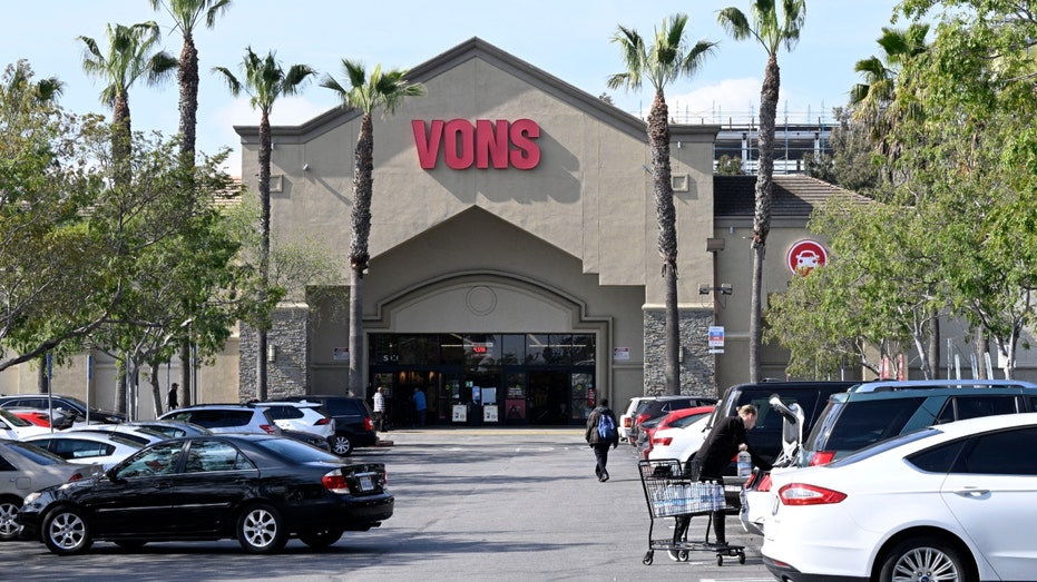 Photo of customers outside a Vons store