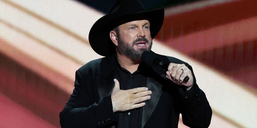 Garth Brooks addresses 'stir' over saying his bar will serve Bud Light –  NBC Boston