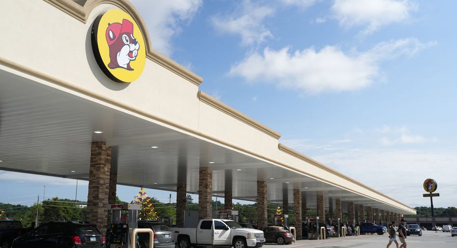 Buc-ee's Brings 'largest Travel Center In The World' To Tennessee With ...