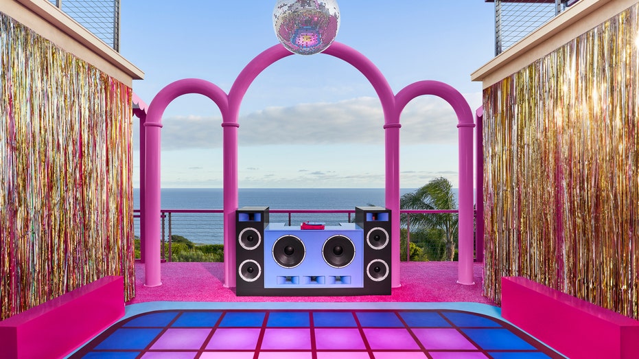Dance floor/roller skating rink