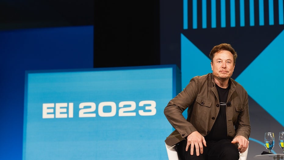 Elon Musk speaks at EEI 2023 event