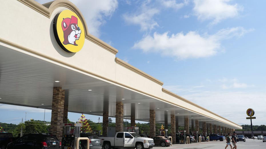 Buc-ee's gas station pumps with cars