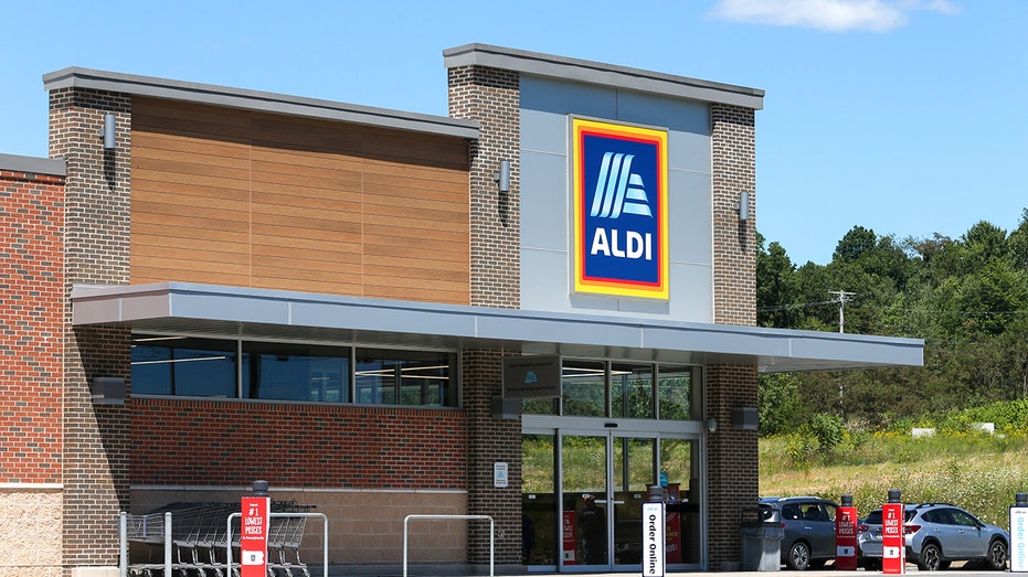 Aldi Buying 400 Winn-Dixie, Harveys Supermarket Stores | Fox Business