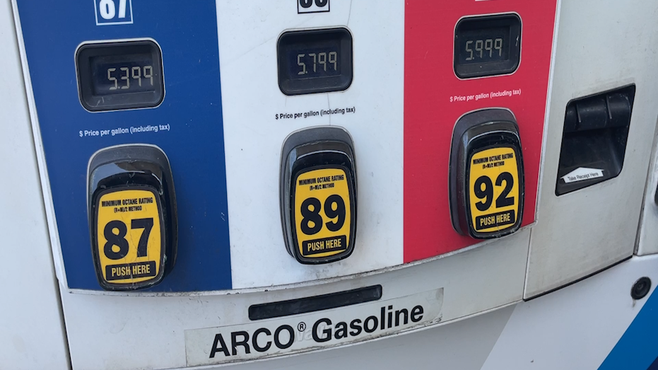 Prices at gas pump in Washington state