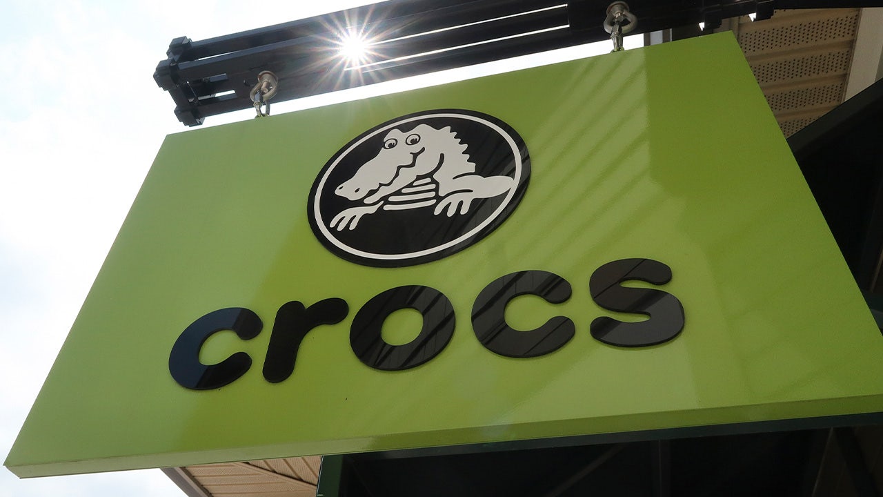 Crocs store woodbury online commons