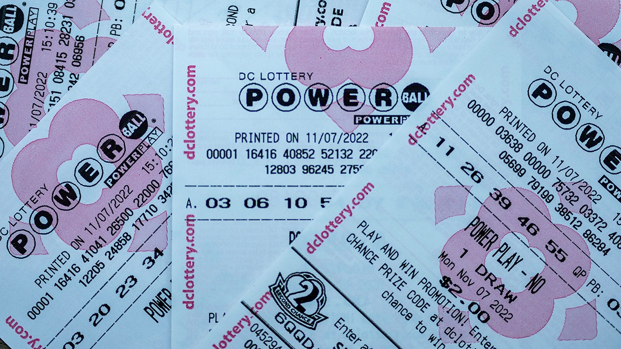 Powerball jackpot climbs to $672M ahead of Wednesday night's drawing