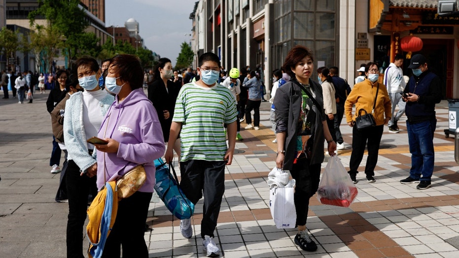 China shoppers economy Beijing