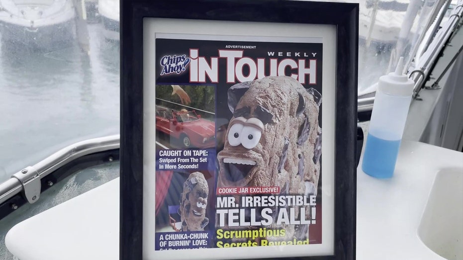Chips Ahoy! magazine-like print ad set in a frame.