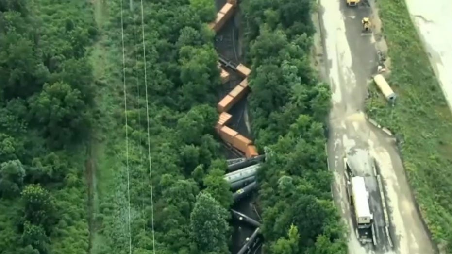 train cars derailed