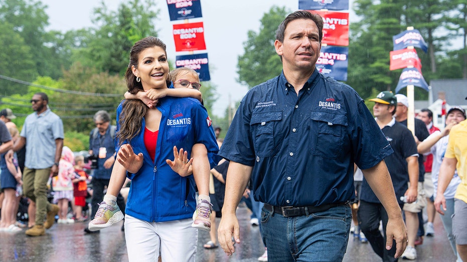 Ron DeSantis campaigns with wife Casey