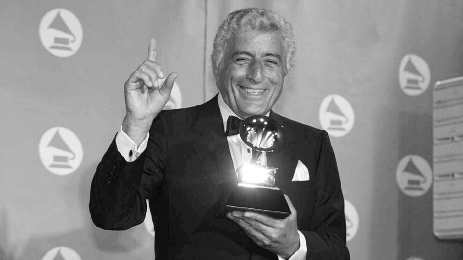 Tony Bennett won his first Grammy in 1962