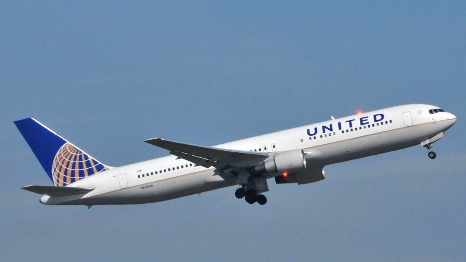 A Boeing 767 belonging to United Airlines takes off