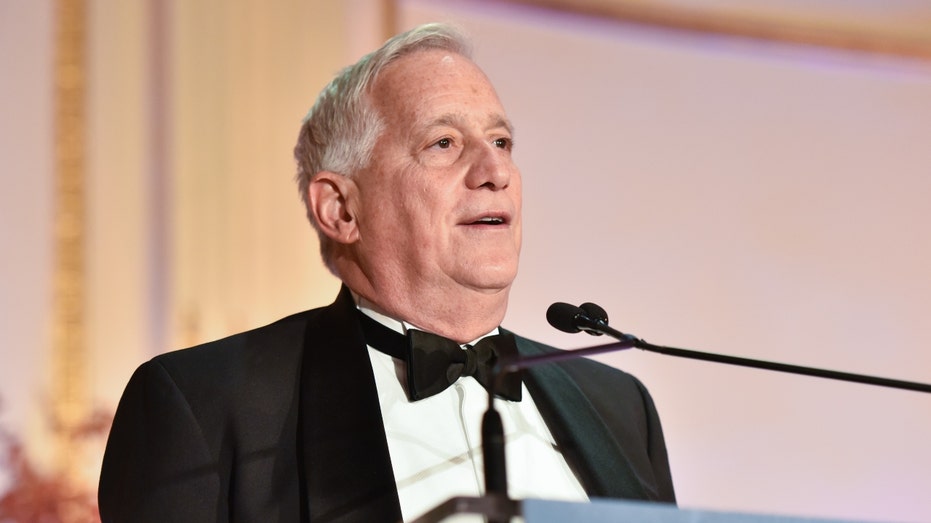 Walter Isaacson attends The Aspen Institute's 33rd Annual Awards Dinner