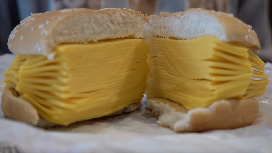 BK Thailand meatless burger with 20 slices of cheese! |﻿ What&amp;#39;s Cooking