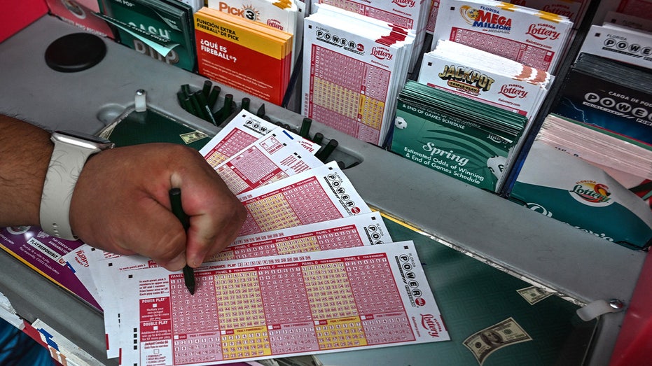 Powerball jackpot tops $600 million just in time for the holidays