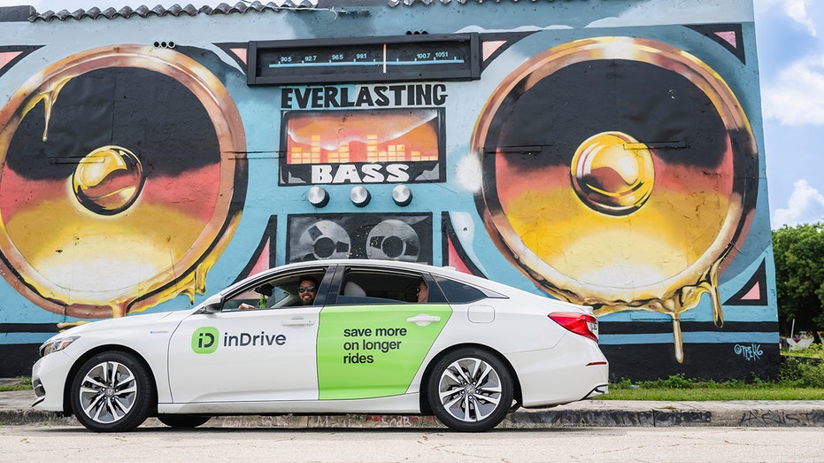 An inDrive driver