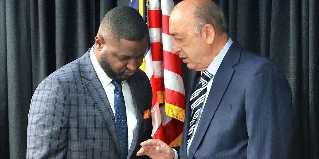 Ethics lawyer says DeSantis' Disney chief has major potential conflict of interest - Vimarsana News