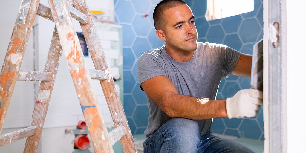 6 ways to update your bathroom for $250 or less, according to design pros - Vimarsana News